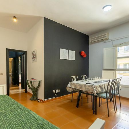 Conde Center Premium Suites, Free Parking Sevilla Exteriör bild