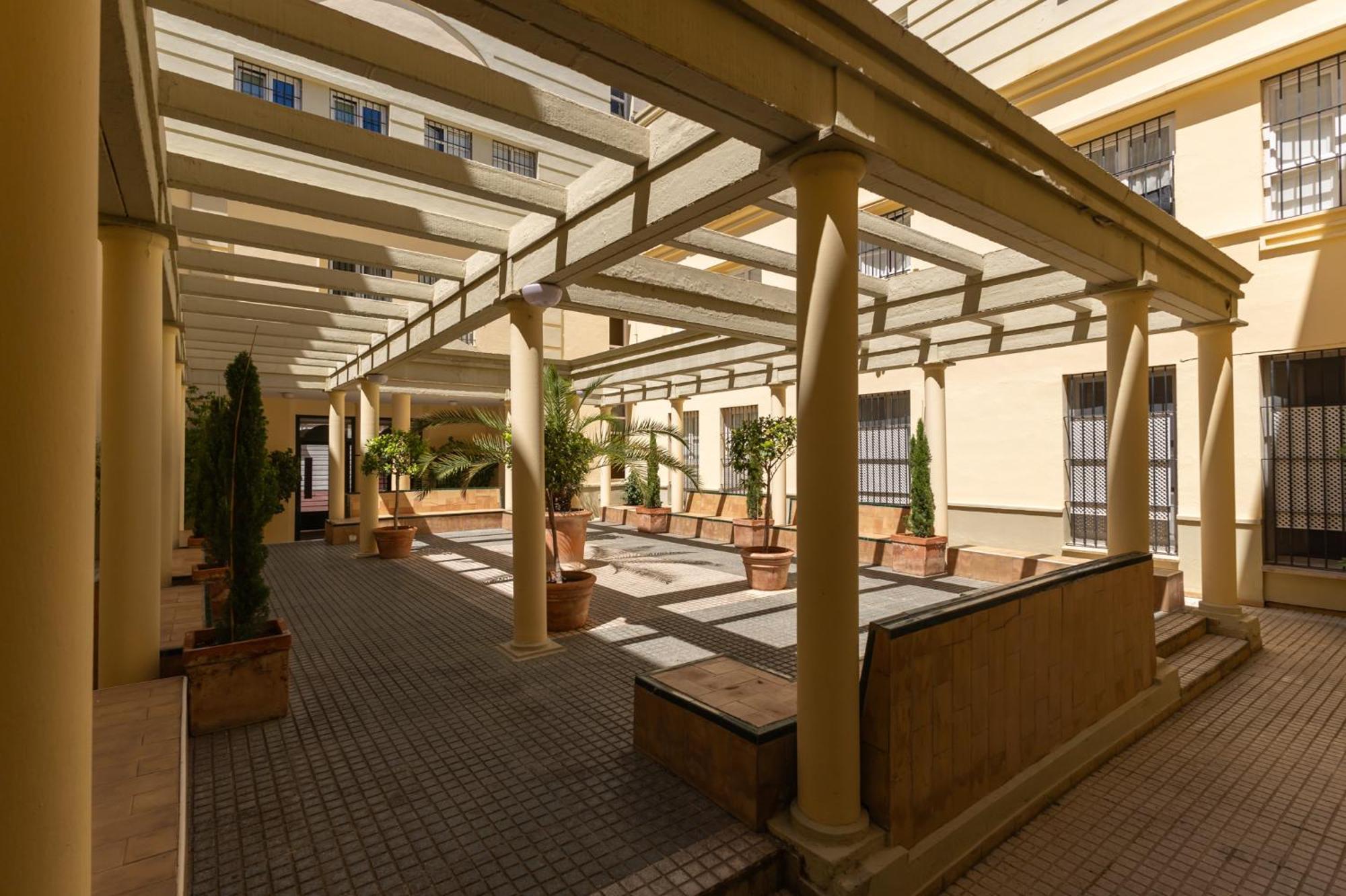 Conde Center Premium Suites, Free Parking Sevilla Exteriör bild