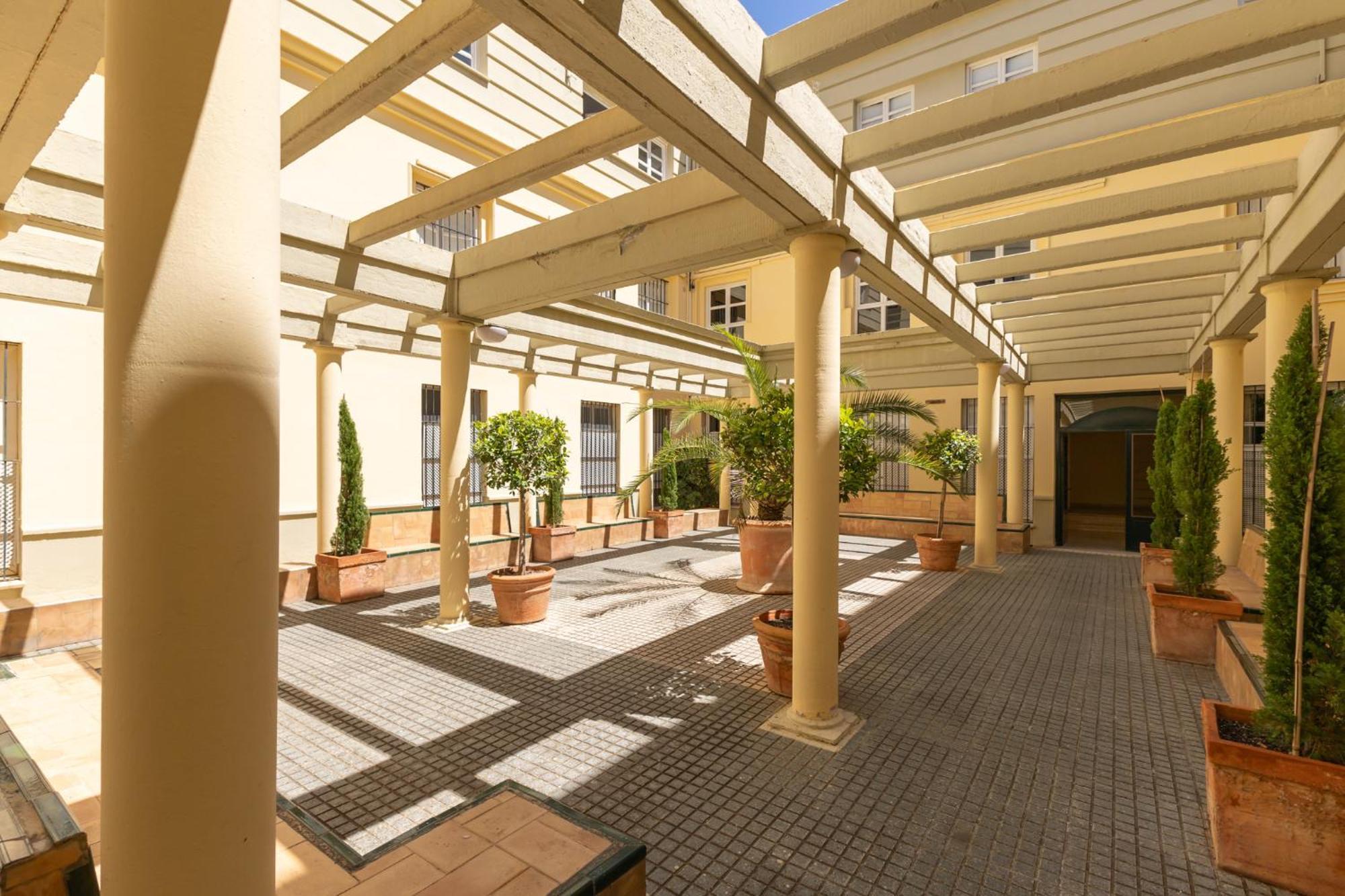 Conde Center Premium Suites, Free Parking Sevilla Exteriör bild