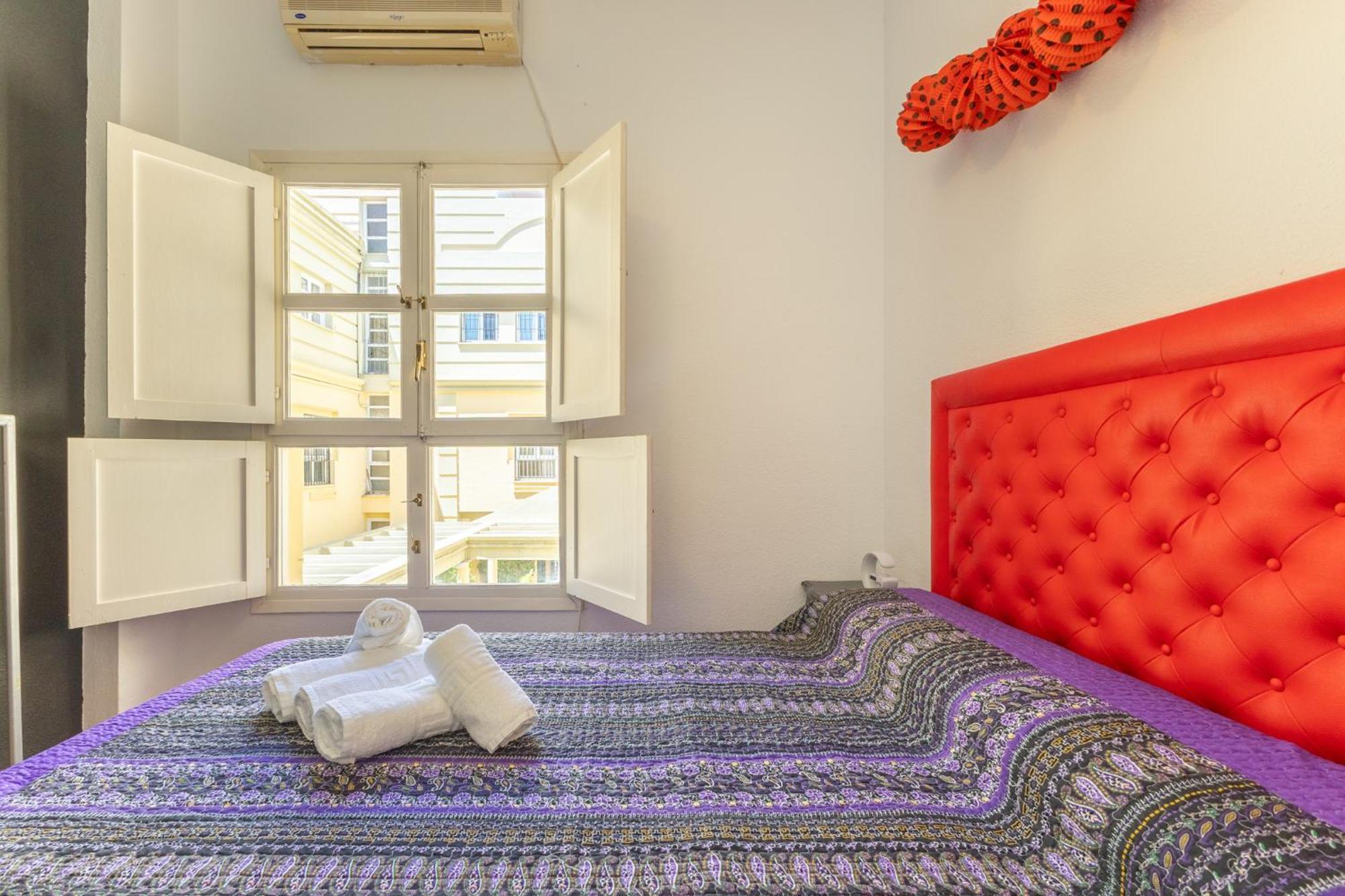 Conde Center Premium Suites, Free Parking Sevilla Exteriör bild